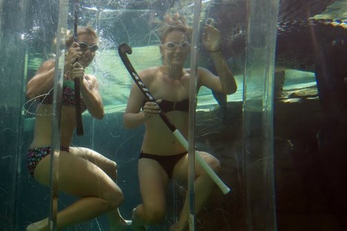 10 best field hockey pictures #2 - have you tried this game underwater, lads?