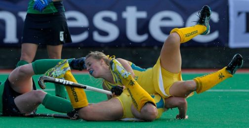 10 best pictures in field hockey #1 - So, did anyone find the ball?